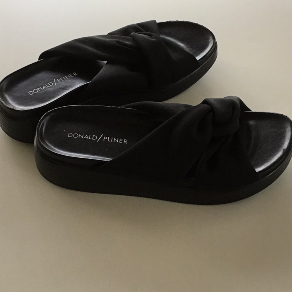Donald J. Pliner Black Sandals